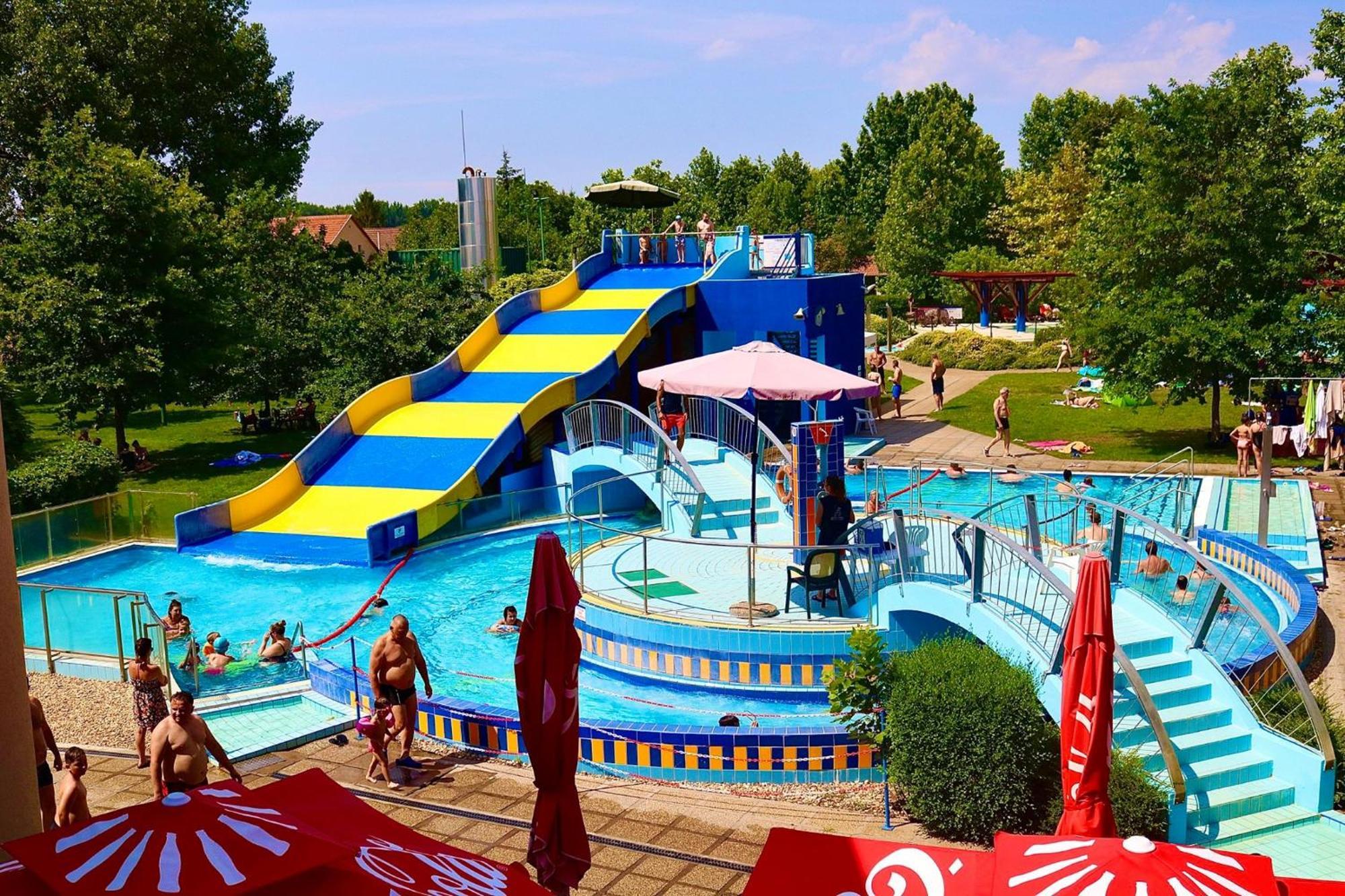 Hotel Morafeszek Vendeghaz Mórahalom Zewnętrze zdjęcie