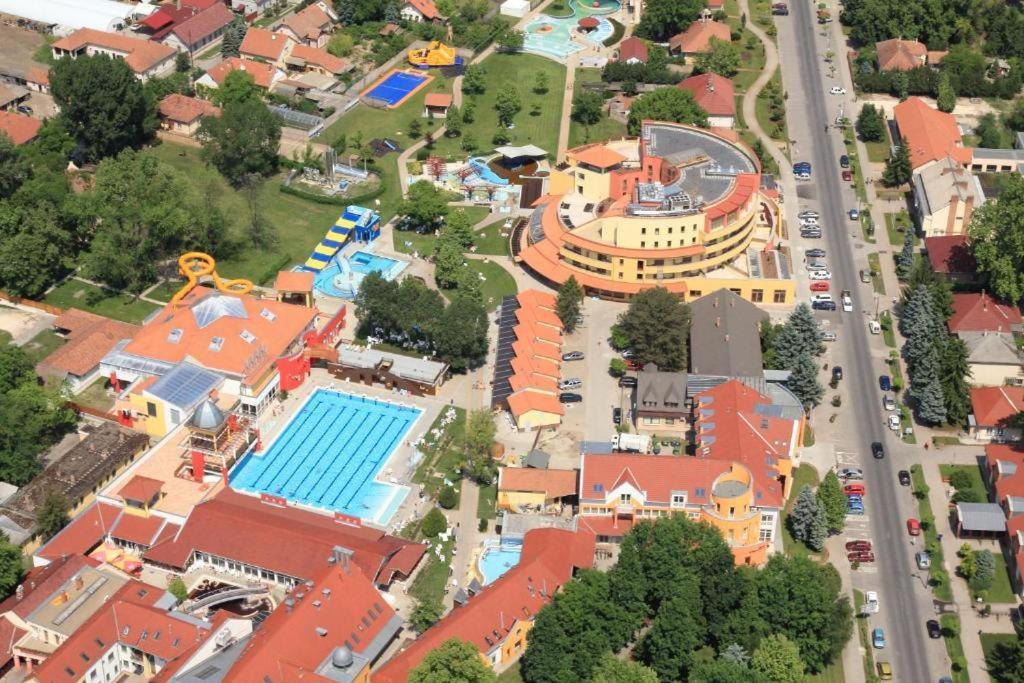 Hotel Morafeszek Vendeghaz Mórahalom Zewnętrze zdjęcie